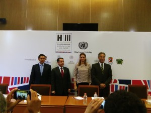 Jaime Sobrino, Abraham Zamora, Stéphanie Balmir y Enrique González Tiburcio en ONU-Hábitat de Toluca.