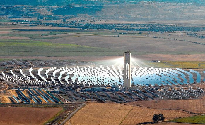 En su apuesta por tener energía renovable, Israel construye la torre solar más grande del mundo